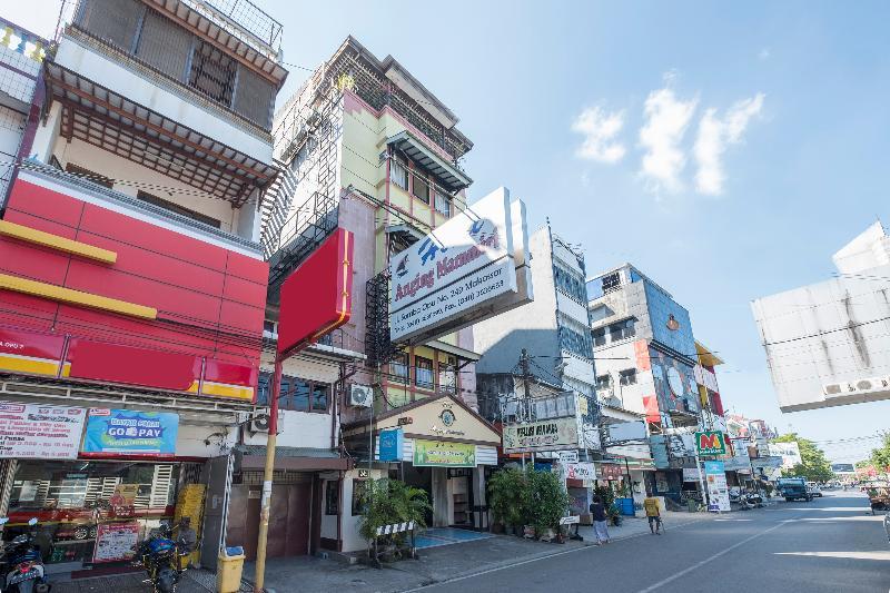 Hotel Anging Mammiri Makassar Exterior photo